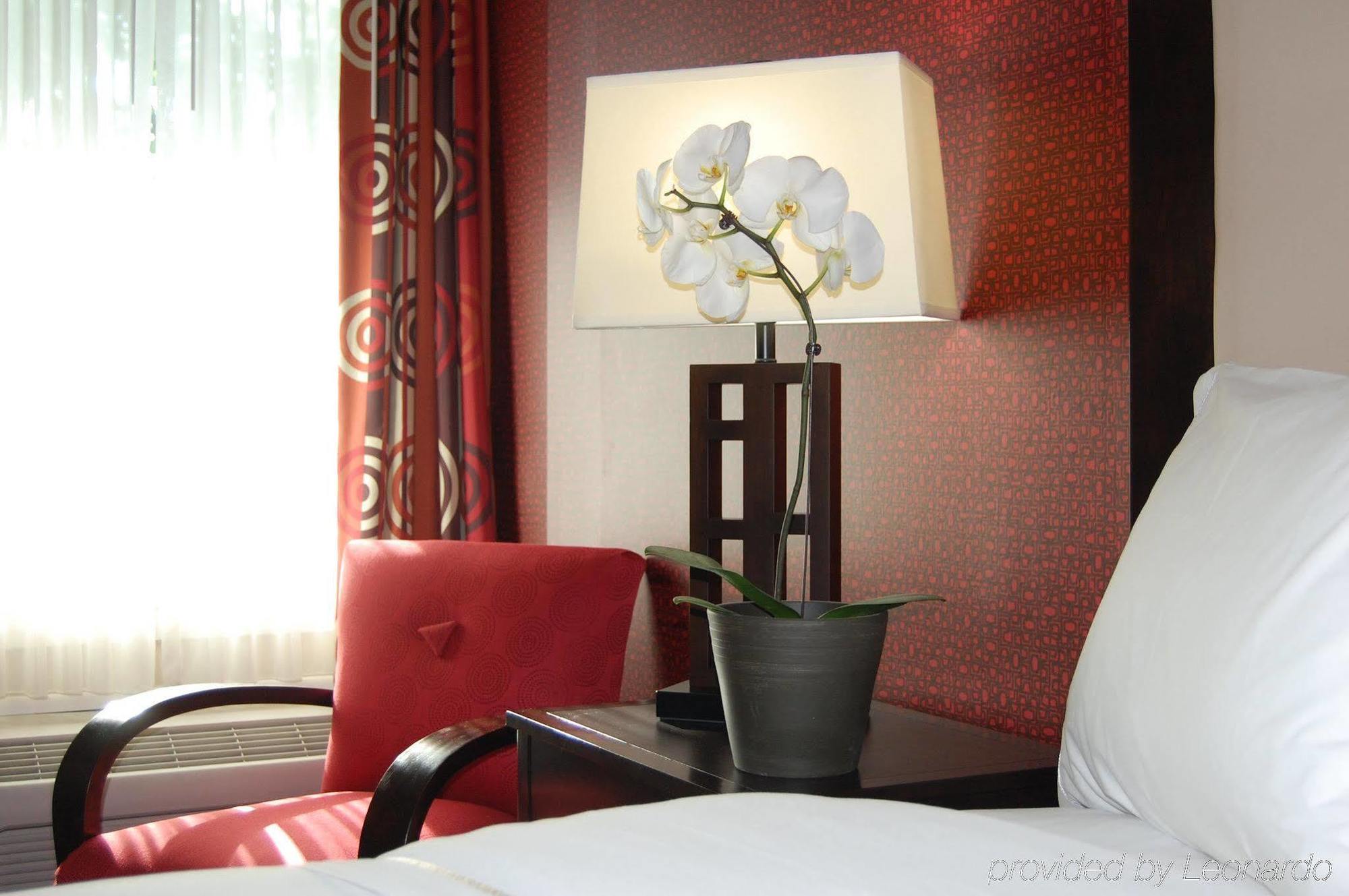 เดอะลอยด์ สแตมฟอร์ด, ทาเพสทรี คอลเล็กชั่น บาย ฮิลตัน Hotel ภายนอก รูปภาพ