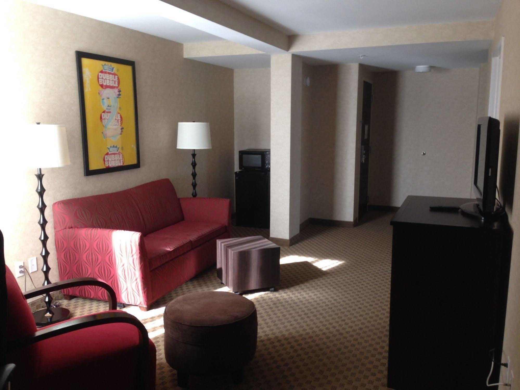 เดอะลอยด์ สแตมฟอร์ด, ทาเพสทรี คอลเล็กชั่น บาย ฮิลตัน Hotel ภายนอก รูปภาพ